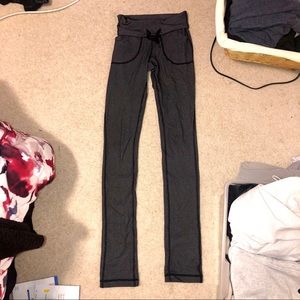 Lululemon skinny will pants size 2